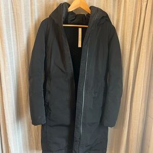 lululemon athletica women’s snow warrior parka